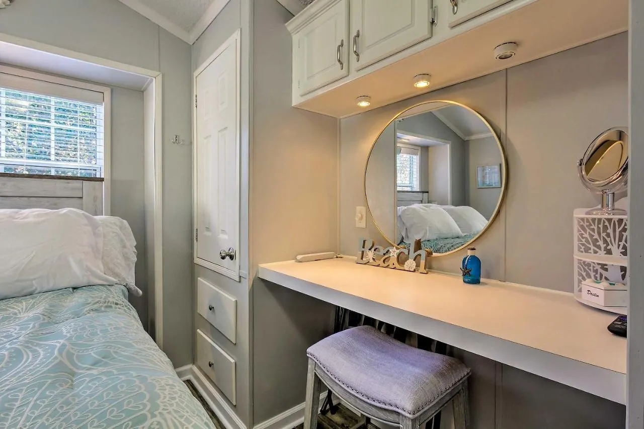 Walk To Beach Miramar Tropical Cabana With Deck! Destin Holiday home