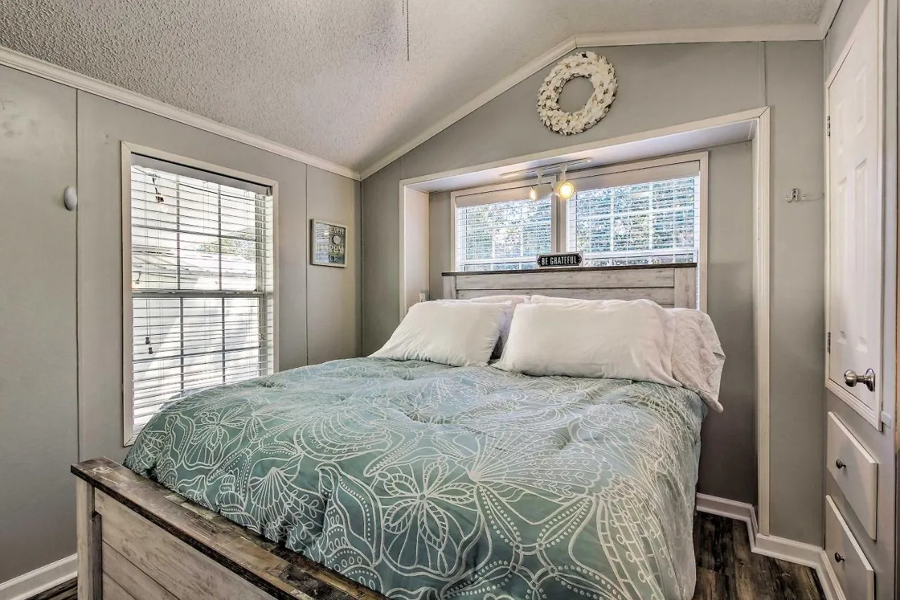 Walk To Beach Miramar Tropical Cabana With Deck! Destin Holiday home
